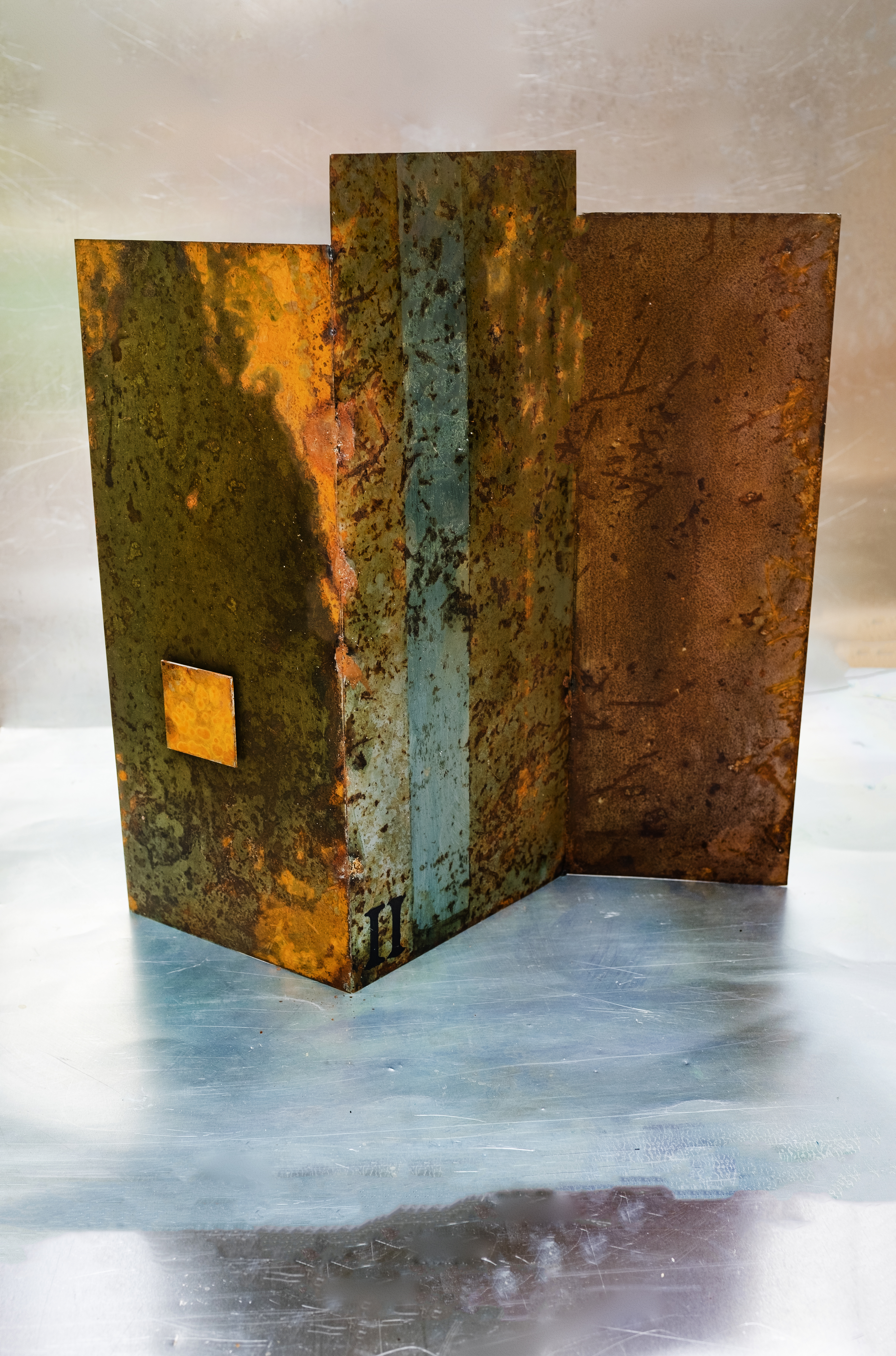 UNCERTAIN STATES METAL SCREEN II back_0825